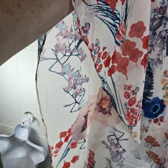 Colleen Lopez Floral Blouse Coverup - Picture 5 of 6